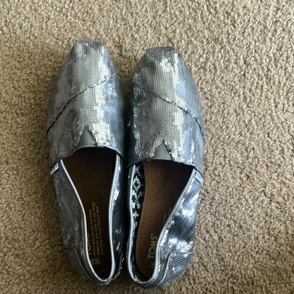 Womens Tom’s slip on sequin silver shoes